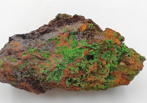 ΚΟΝΙΧΑΛΚΙΤΗΣ