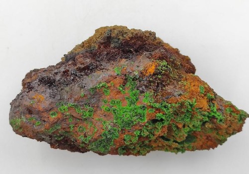 ΚΟΝΙΧΑΛΚΙΤΗΣ