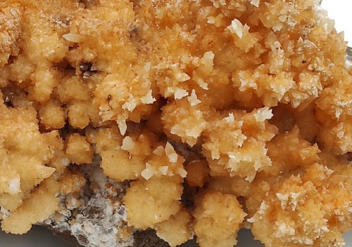 ΑΡΑΓΩΝΙΤΗΣ ΛΑΥΡΙΟΥ