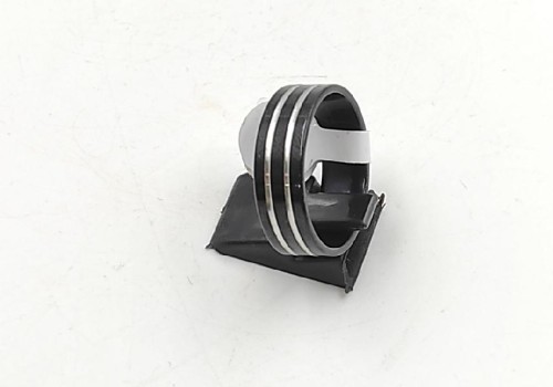 δαχτυλίδι από ατσάλι