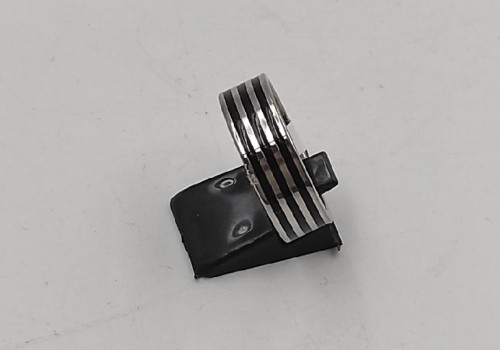 δαχτυλίδι από ατσάλι