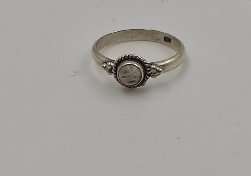 Χειροποίητο δαχτυλίδι από ασημί 925 με Φεγγαρόπετρα