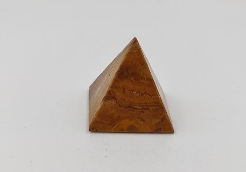 ΠΥΡΑΜΙΔΑ ΑΠΟ ΙΑΣΠΙ