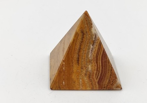 ΠΥΡΑΜΙΔΑ ΑΠΟ ΙΑΣΠΙ