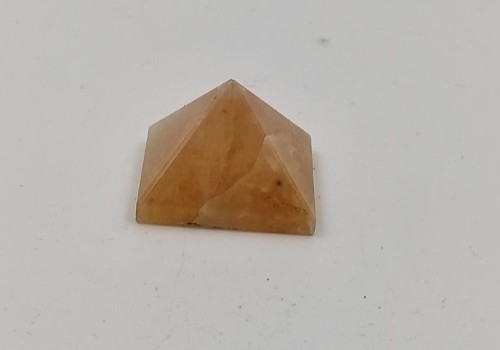 ΠΥΡΑΜΙΔΑ ΑΠΟ ΚΑΛΣΙΤΗ