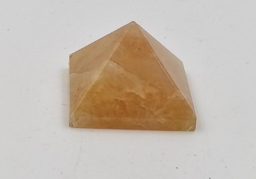 ΠΥΡΑΜΙΔΑ ΑΠΟ ΚΑΛΣΙΤΗ